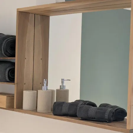 Du Des Miroirs Avec Piscine Privee Apartmán *