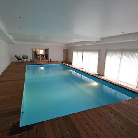 Du Des Miroirs Avec Piscine Privee *