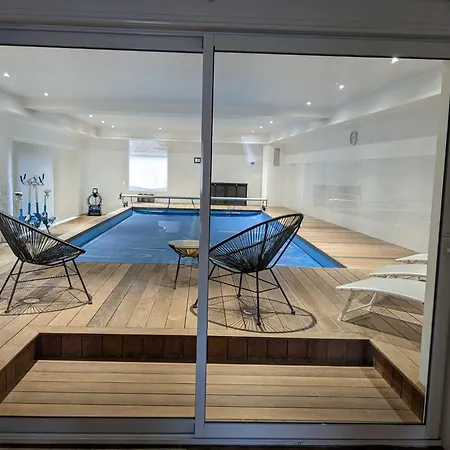 Du Des Miroirs Avec Piscine Privee *