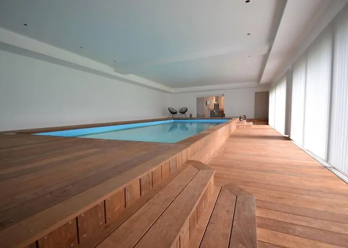 Du Des Miroirs Avec Piscine Privée Appartement