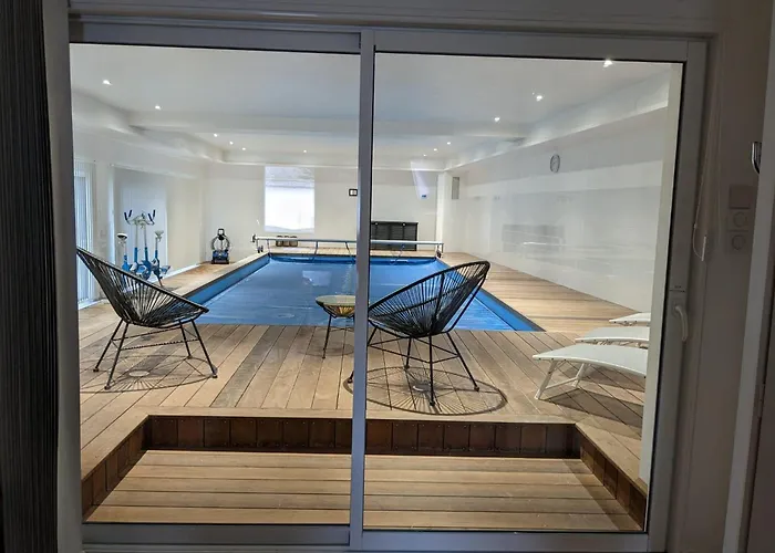 Du Des Miroirs Avec Piscine Privée *