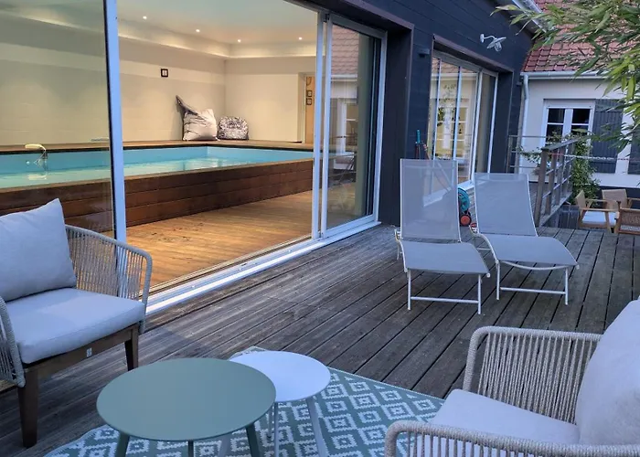 Du Des Miroirs Avec Piscine Privée Appartement *