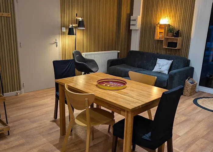 Du Des Miroirs Avec Piscine Privée Appartement